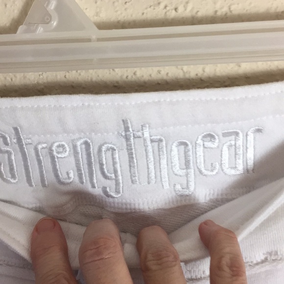 413 Strengthgear Skull Shorts Frayed Seams & Hem - Picture 3 of 6